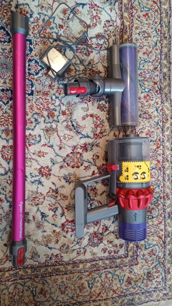 Dyson V10  nowa bateria odkurzacz pionowy, akumulator, bezworkowy.