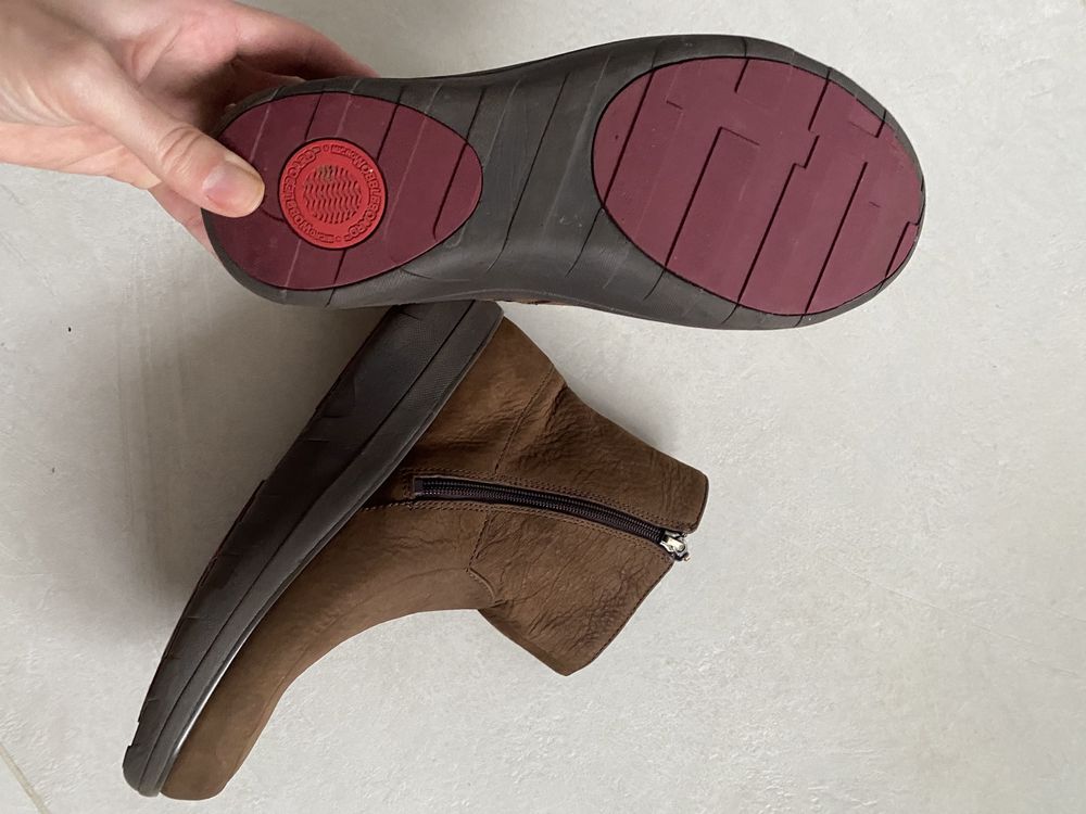 FitFlop 41 botki skóra naturalna Nubuk buty z patentem