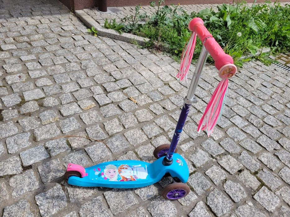 Hulajnoga dla dziewczynki kraina lodu