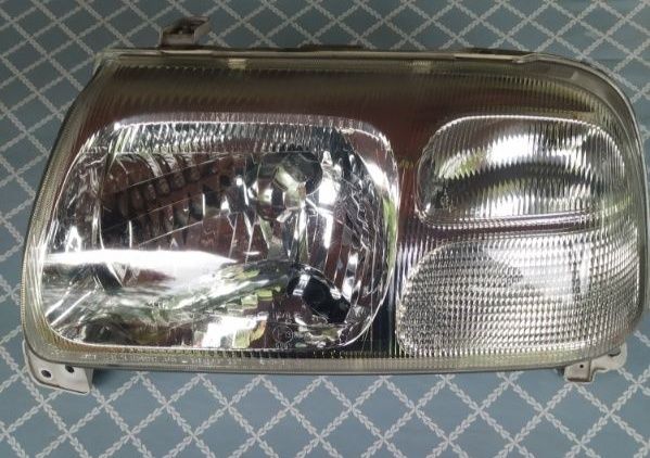 Lampa lewa przód Suzuki Grand Vitara 2005r