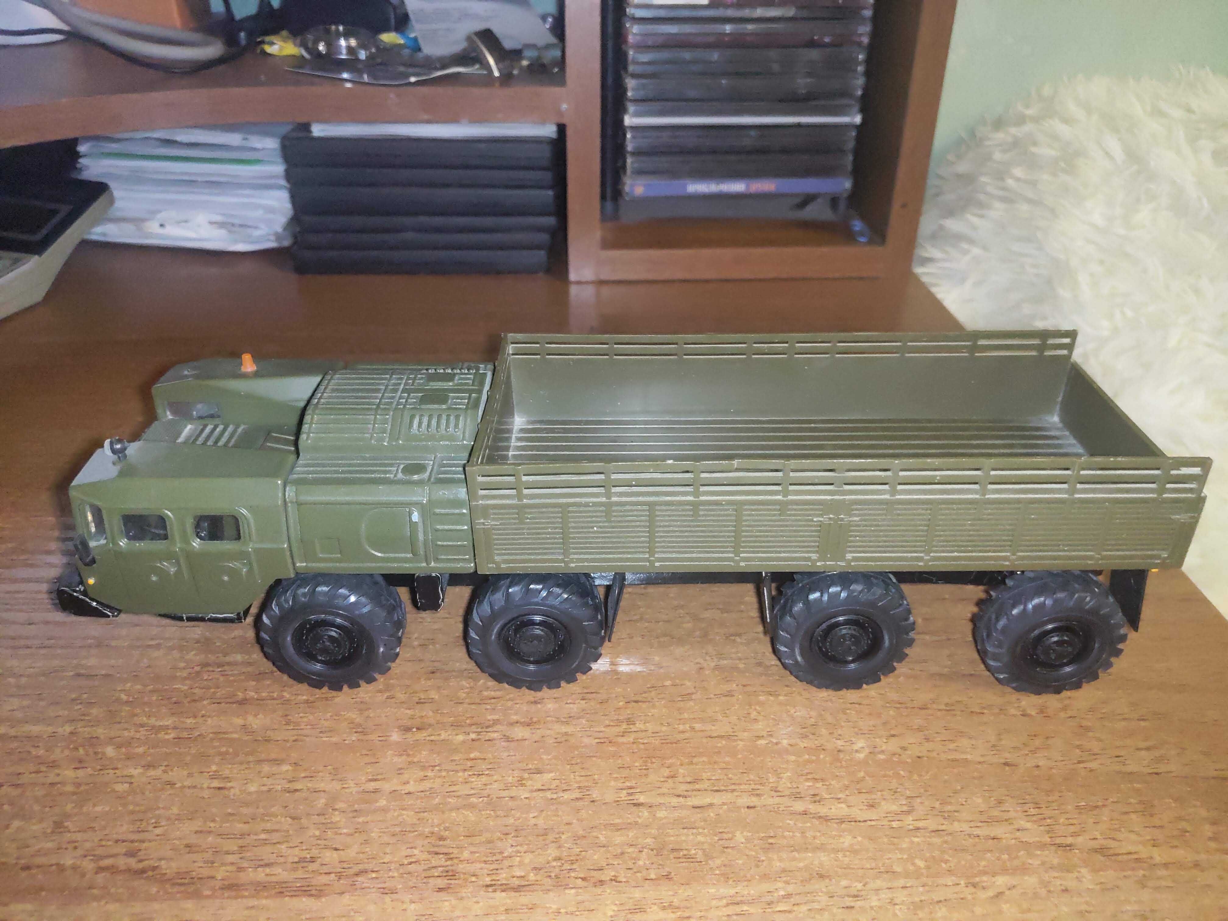 Модель МАЗ-7310 масштаб 1:43