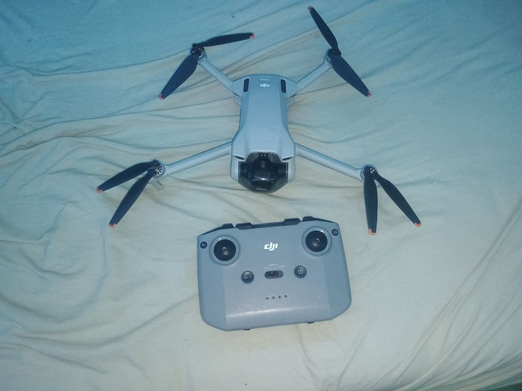Dji mini 3 wszystko sprawne dron był używany z dwa razy
