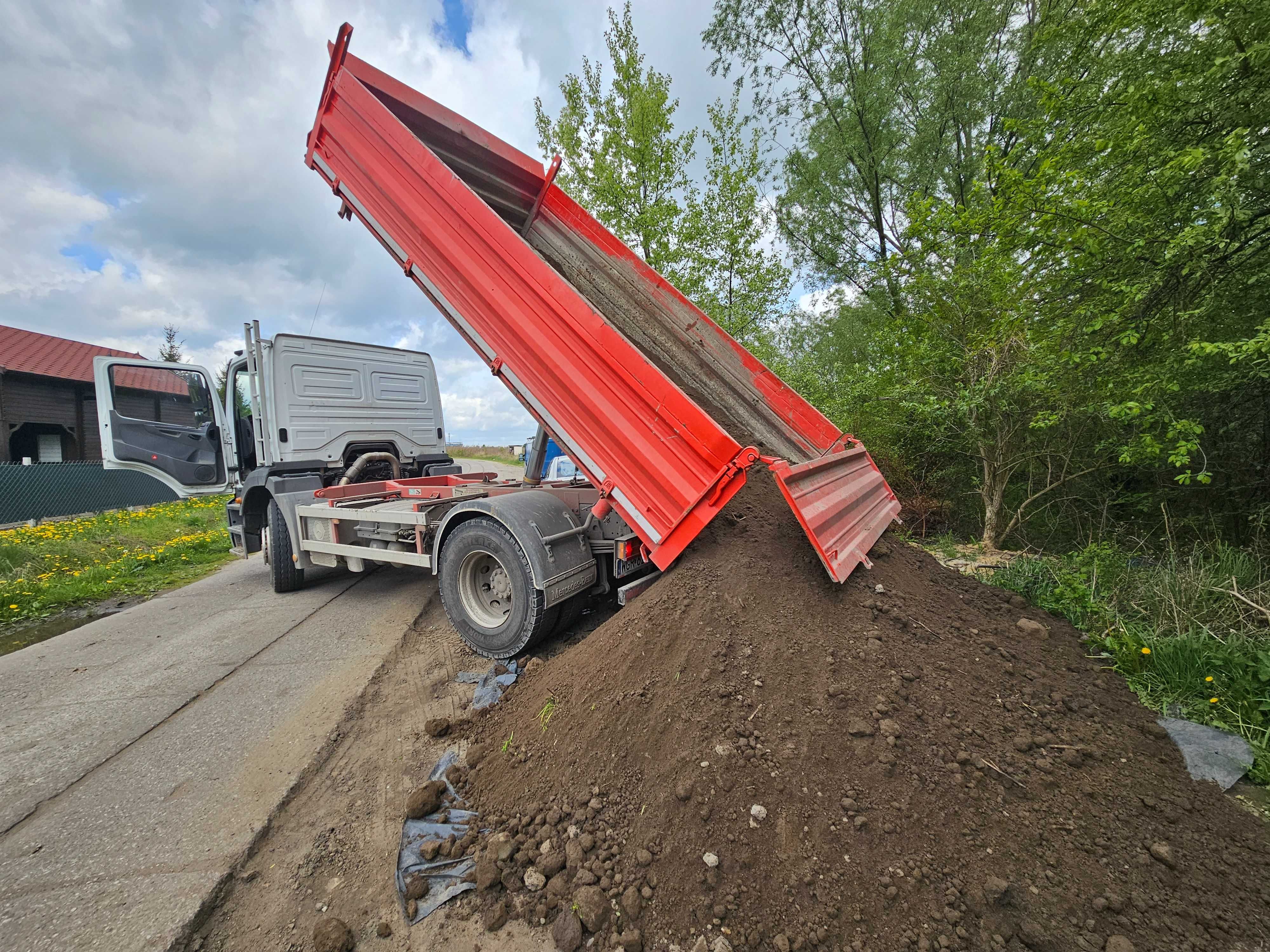 Wywóz odpadów ziemi gruzu gliny kamieni z placu budowy