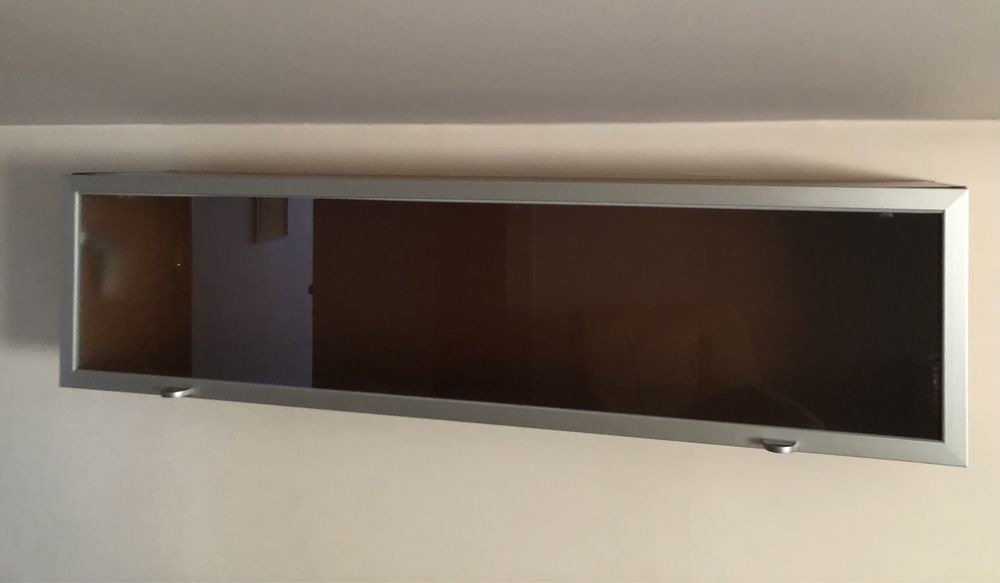 Szafka wisząca, drzwiczki ze szkła