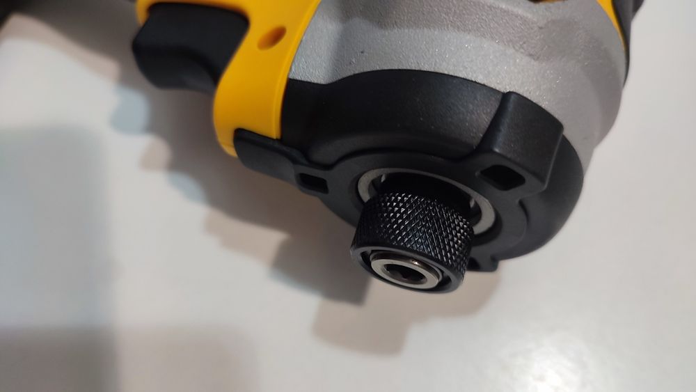 Nowa wkrętarka akumulatorowa DeWalt DCF850