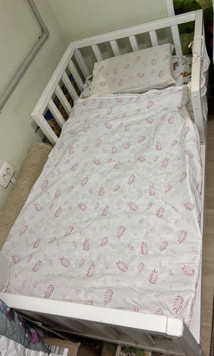 Ліжко дитяче 80/160 разом з матрацом, ковдрою та постіллю