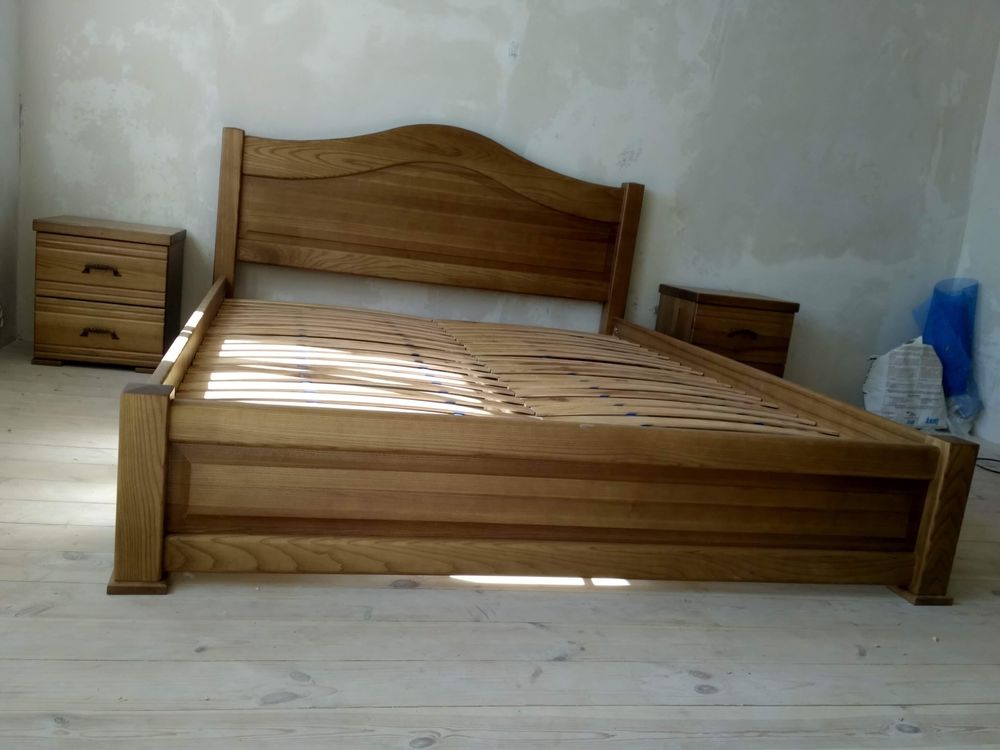 Ліжка з натуральноі деревини