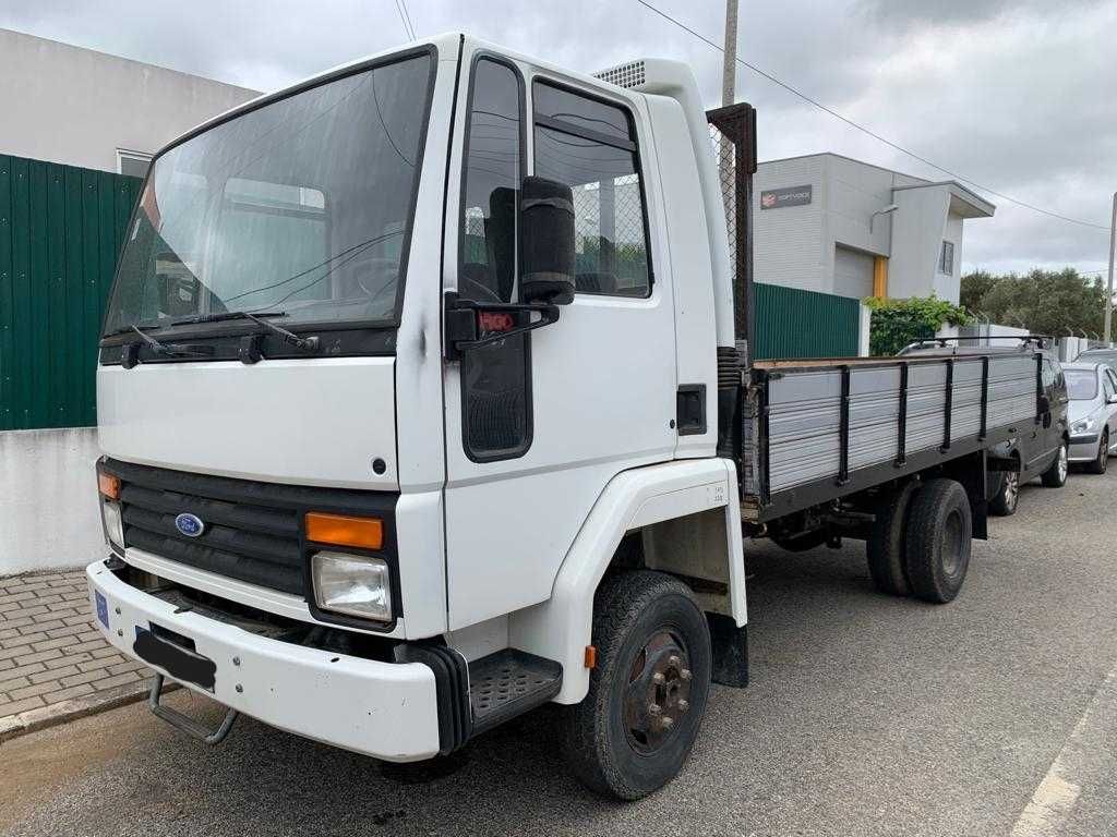 Camião Ford Cargo | 24.550 km | Excelente Estado ano 1985