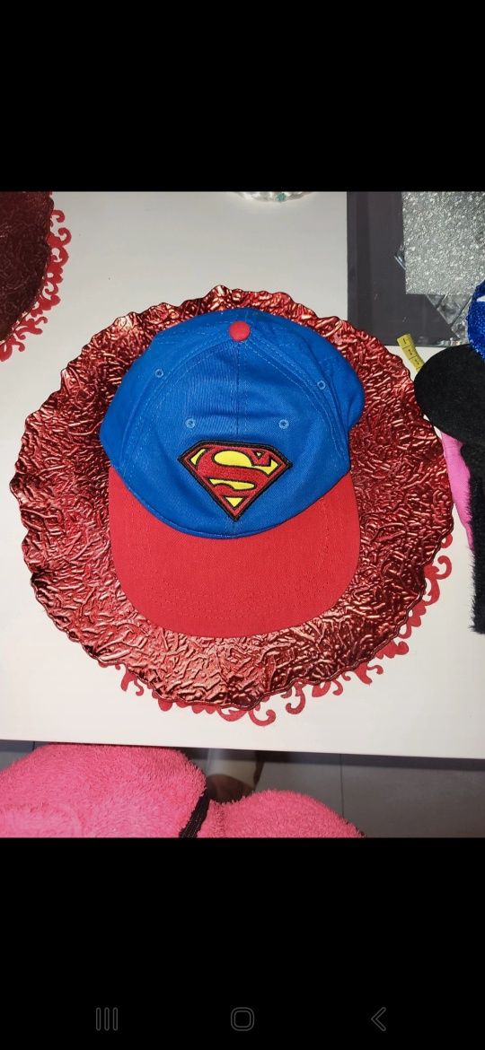 Sprzedam czapkę Superman z metki 56cm polecam 110 116