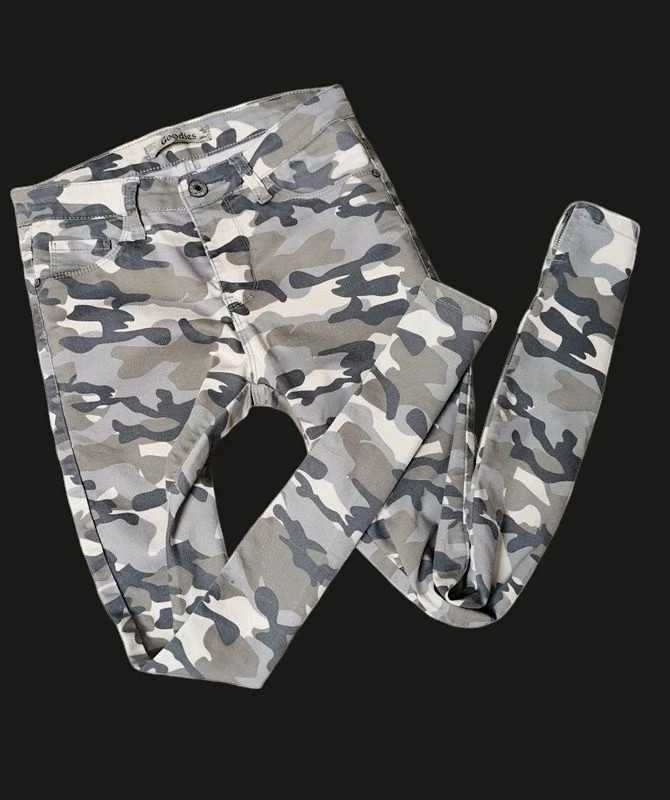 Spodnie Moro Beżowe Khaki Bawełna Modne Punk Rock Army Retro 36 S