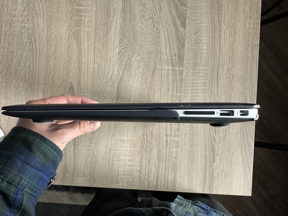 Apple Macbook Air - 13,3”/Intel 1.8GHz/8GB/128GB
