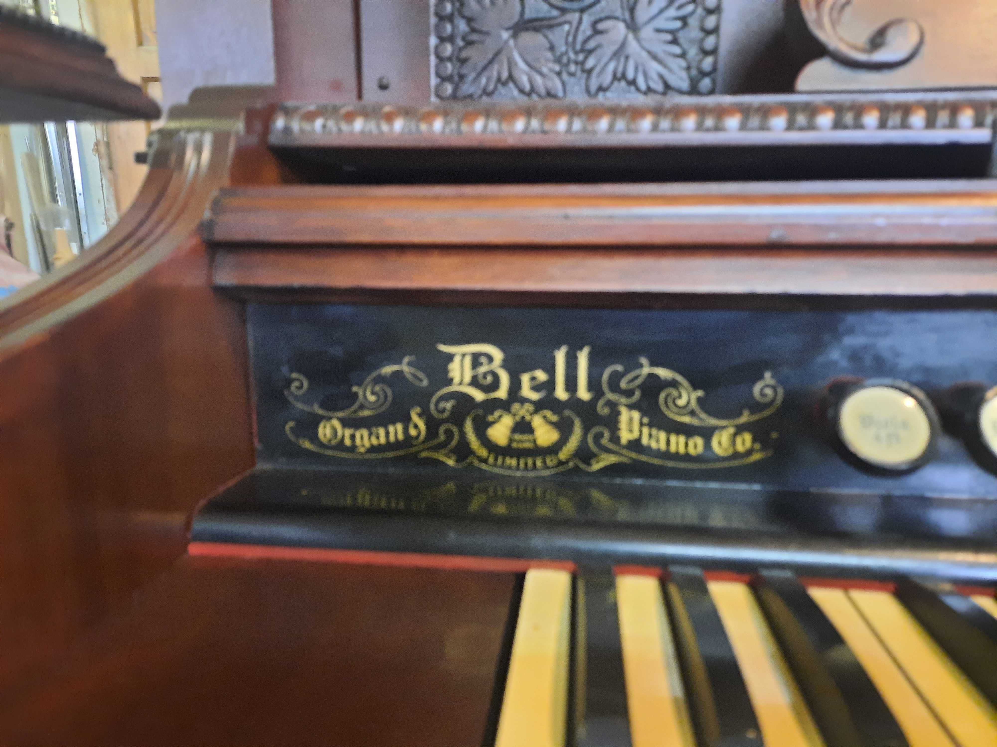 Kanadyjska fisharmonia BELL ORGAN & PIANO CO., LTD. ok. 1887