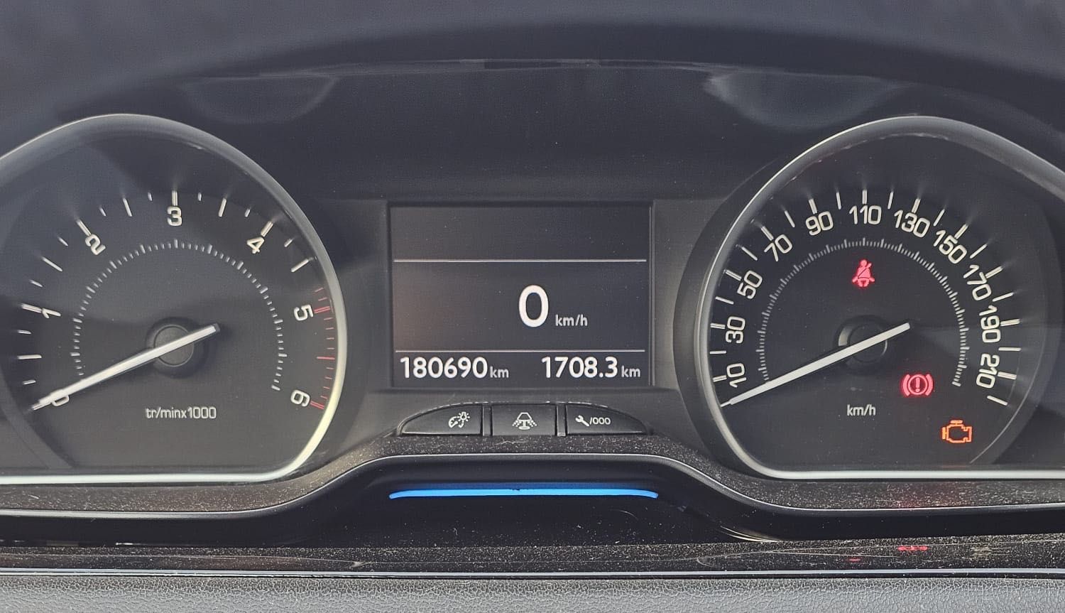 Peugeot 208 ano 2013