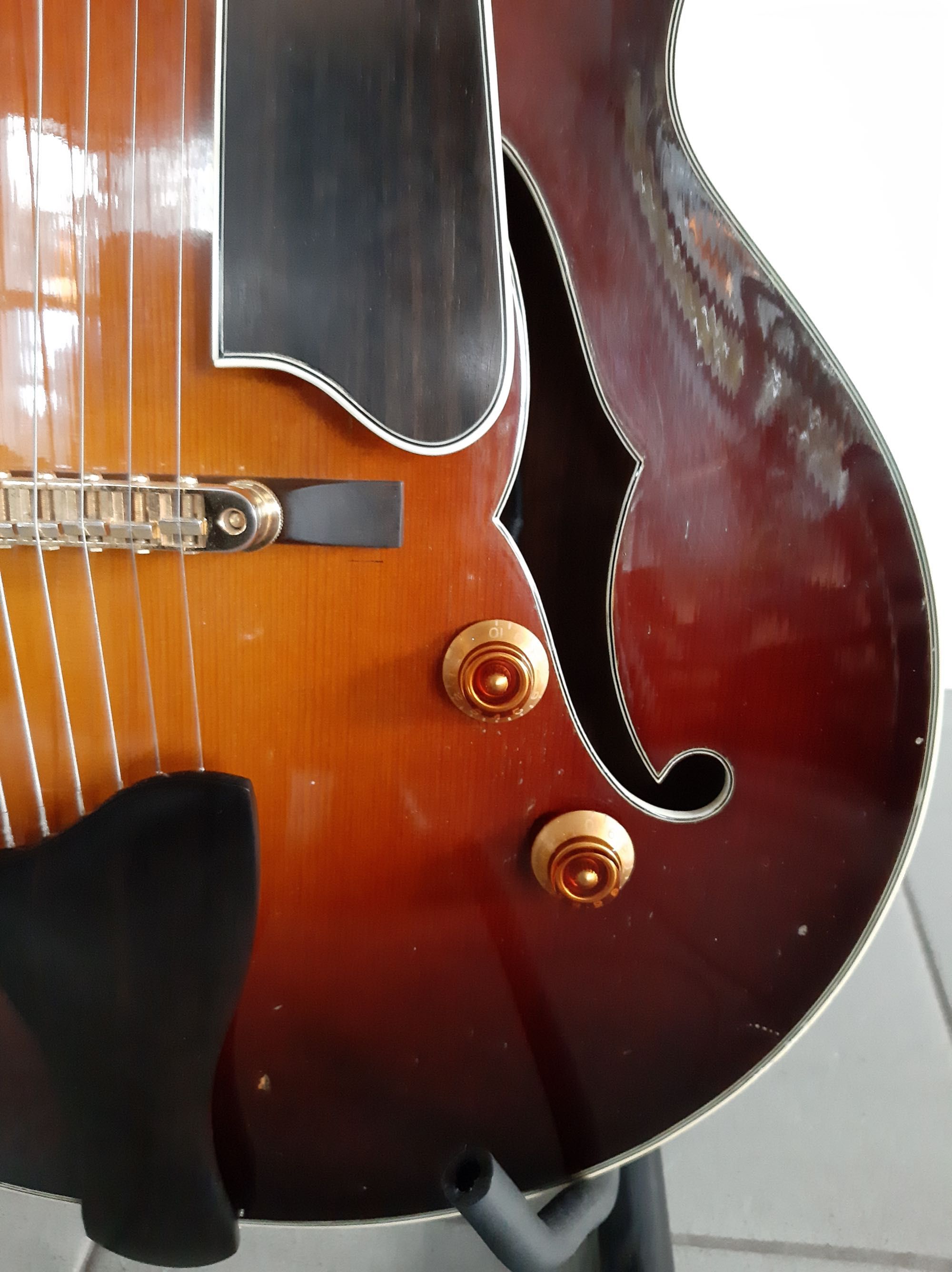 Eastman T146SM Archtop Hollowbody Thinline