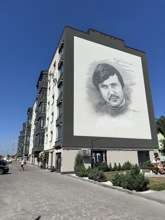 Монтаж плінтуса продаж плінтуса мдф