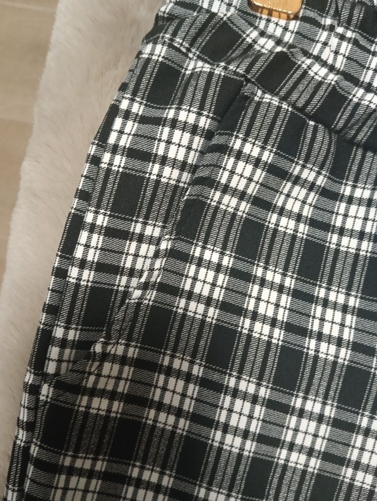 Calça nova com etiqueta