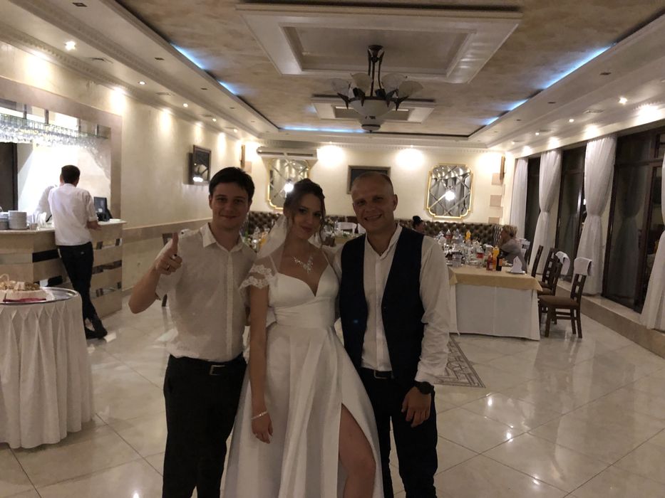 Ведучий (тамада) урочистих заходів від 900 грн