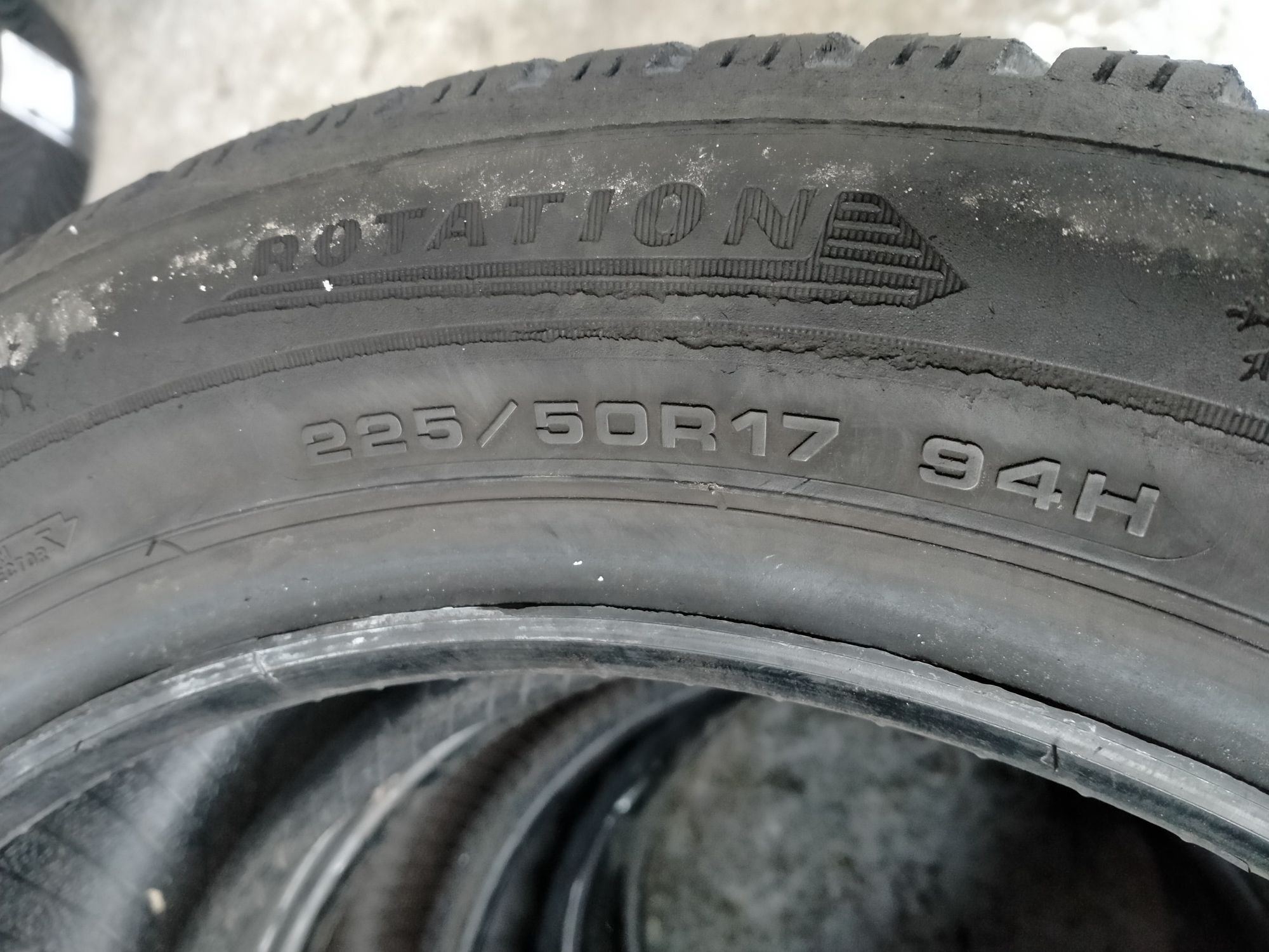 225/50/17 Dunlop Данлоп 2шт Зима