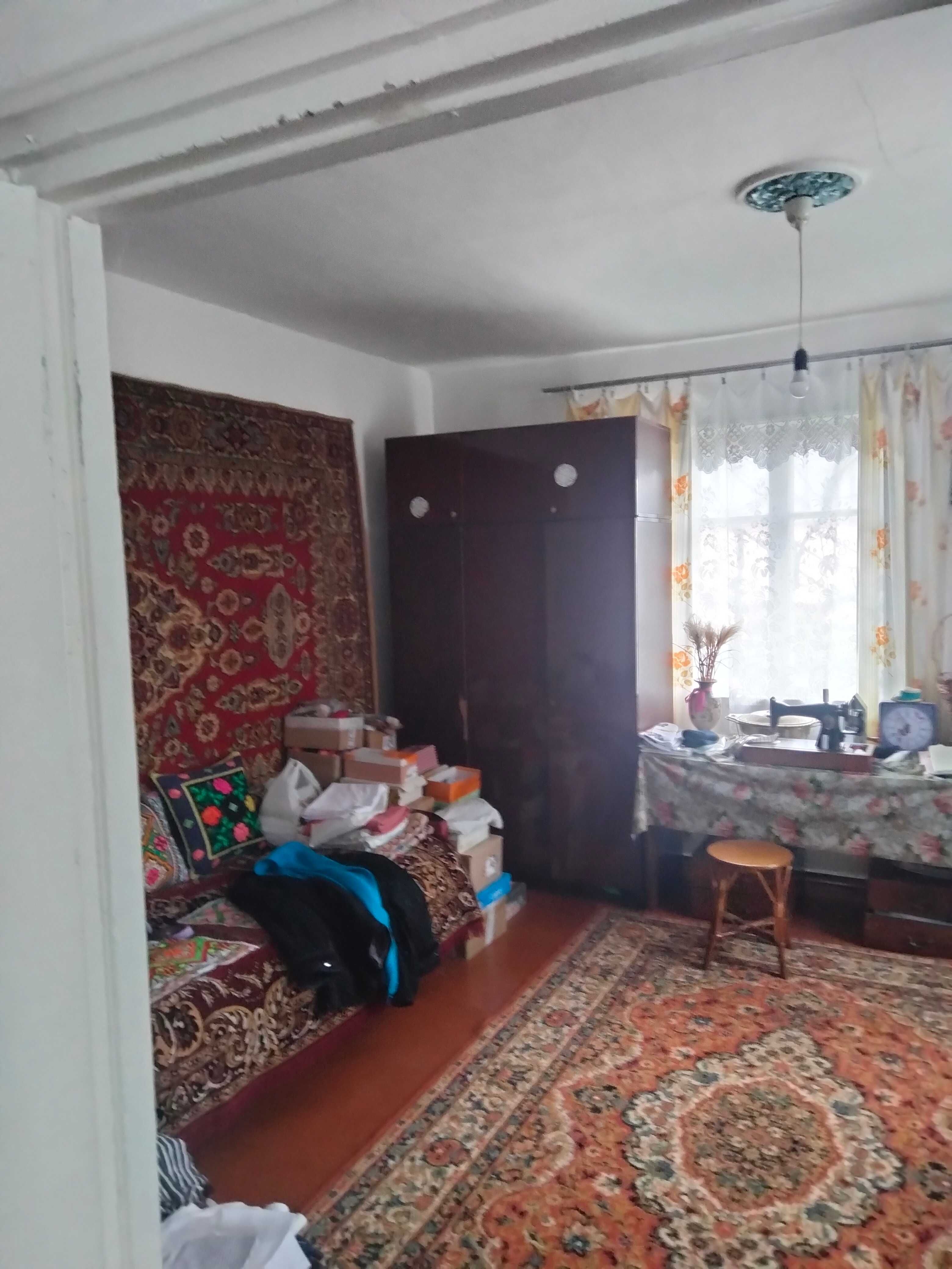 Продається будинок, літня кухня, гараж,  в с. Іванівка Житомирський р.