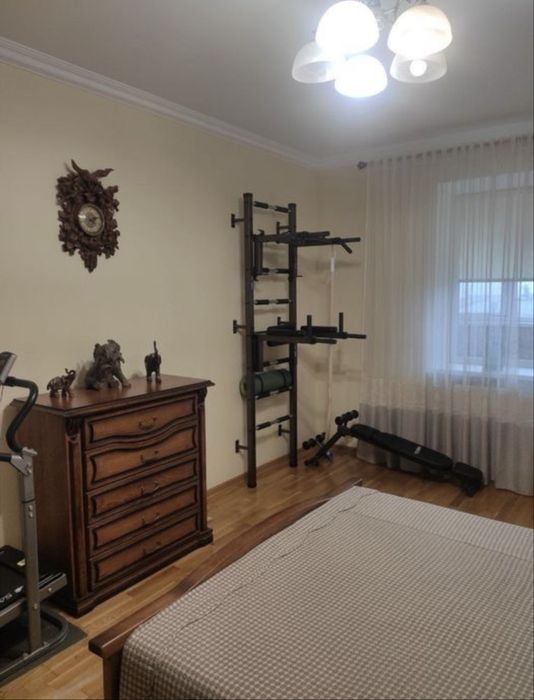 3 к квартира з ремонтом, меблями та технікою  в центрі міста Буча