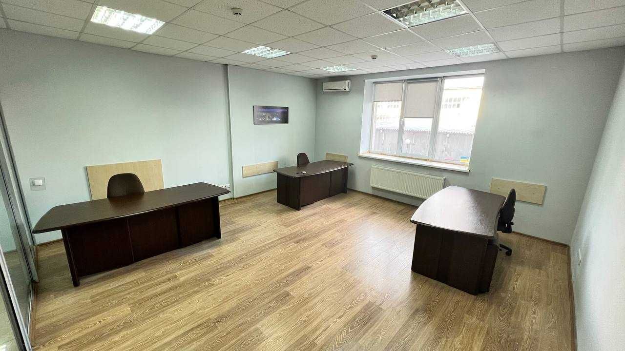 Оренда офісу 1-й поверх 180 кв/м  вул. Коновальця, 32 | Без комісії