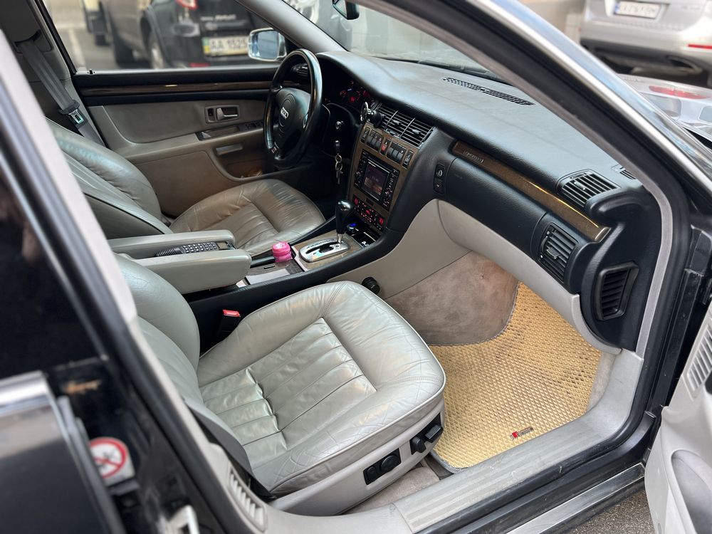 Продам Audi S8