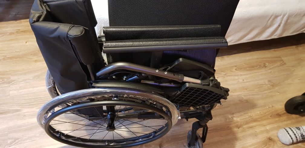 Wózek inwalidzki dla aktywnych V 500 ACTIVE  (cena sklepowa 4500. zł)
