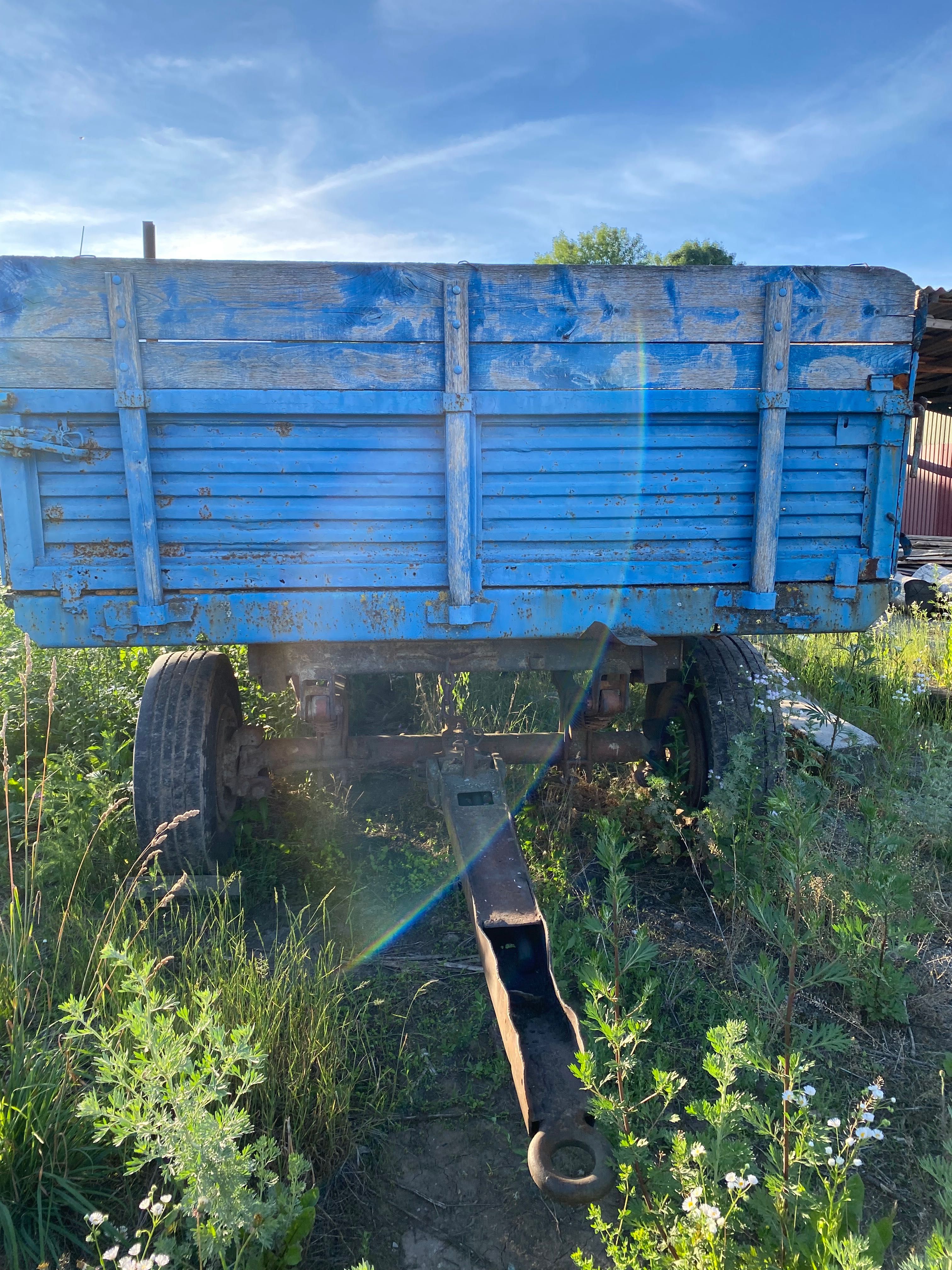 Продаю прицеп, синього кольору