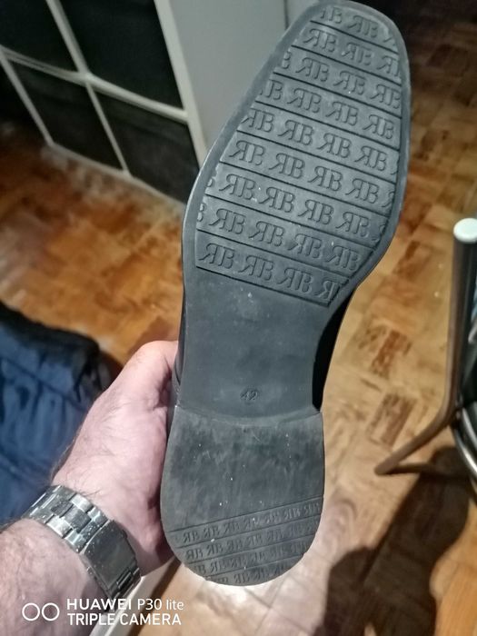 Sapatos em pele, usados uma vez num casamento. N°42