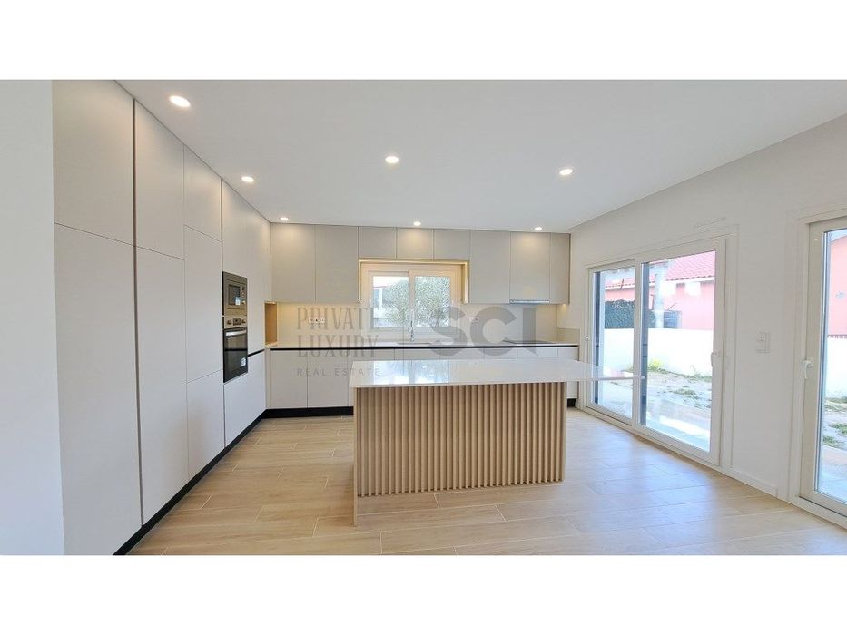 Moradia T4 Quinta Anjo Térrea Independente com Garagem