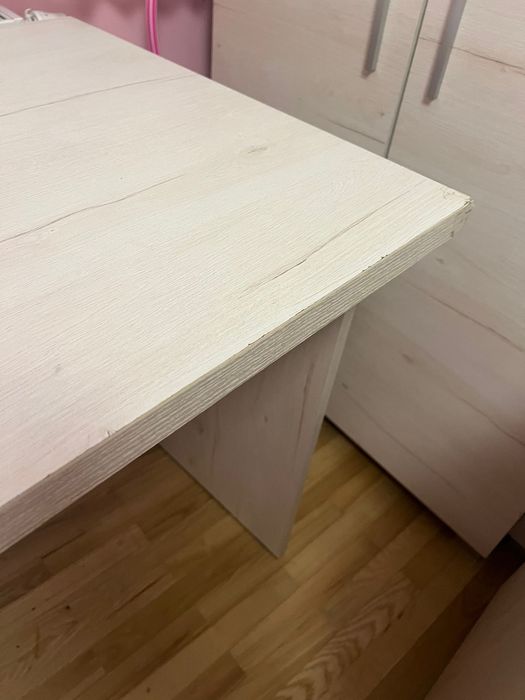 Ładne jasne biurko Bodzio stan bdb