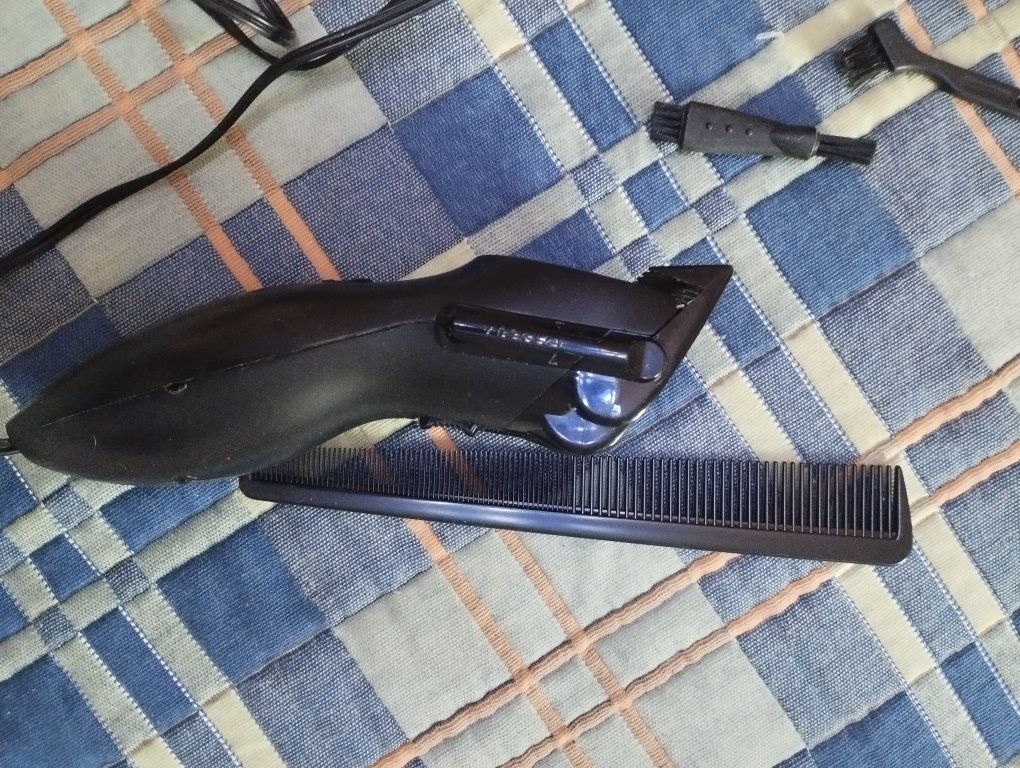 Машинка для стрижки волос Philips QC5002
Безопасная и простая стрижка