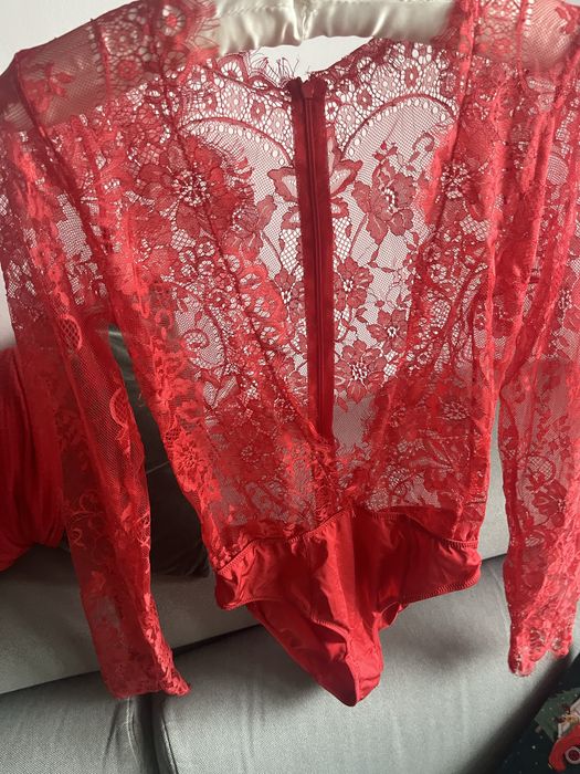Czerwone koronkowe body sexi święta koronka