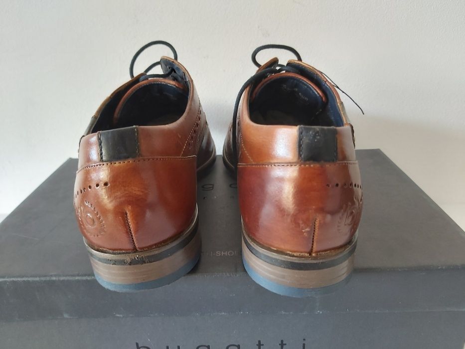 Półbuty BUGATTI koniakowe rozmiar 41 meskie buty pantofle