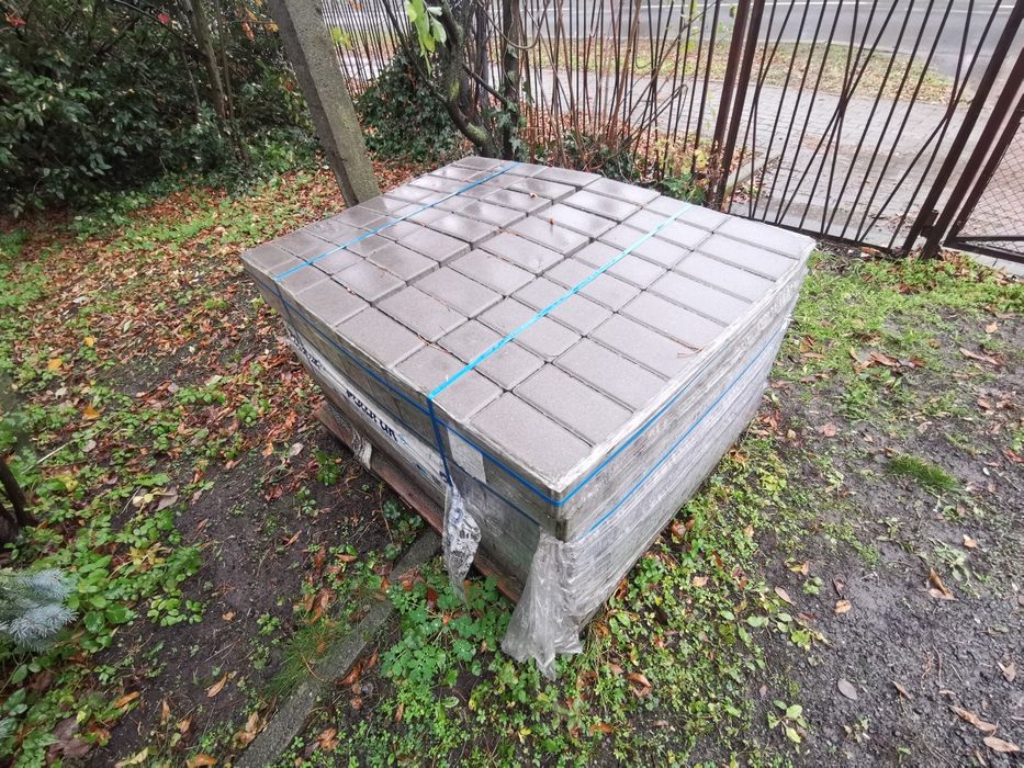 Kostka Brukowa POLBRUK 8 cm szara + grafit + obrzeża z mikrofazą