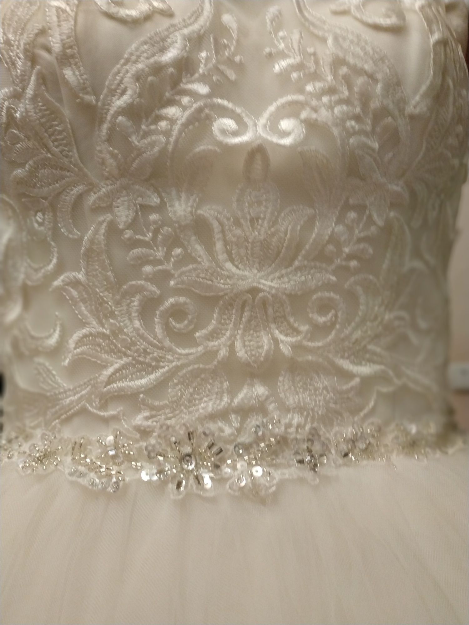 Нежное свадебное платье цвета Айвори