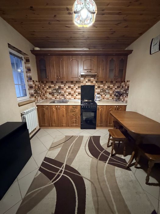 Оренда квартири в приватному секторі. Парковка. Світло 24/7