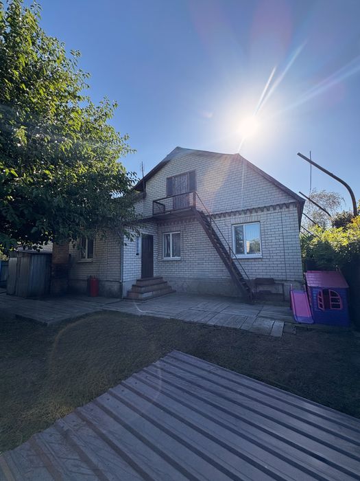 Продам великий будинок