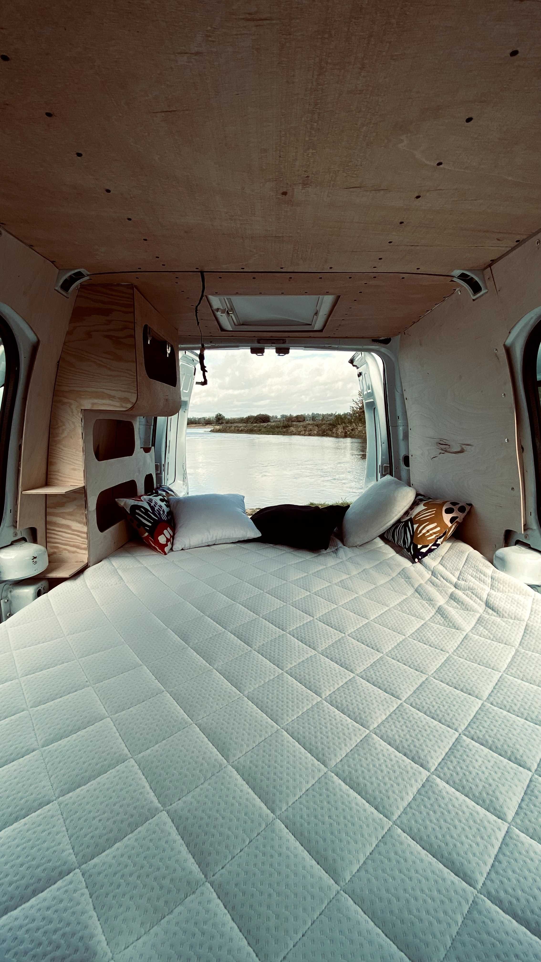 Ford Transit Connect - kamper (uszkodzony silnik)