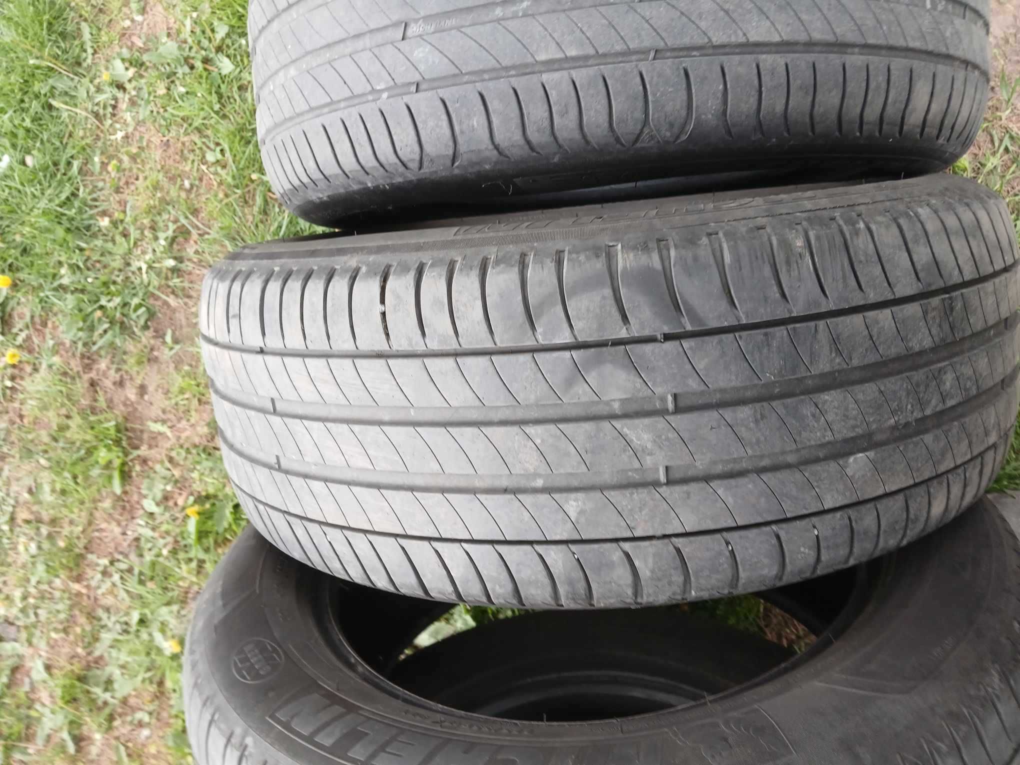 Sprzedam opony Michelin 225x55x17 letnie.