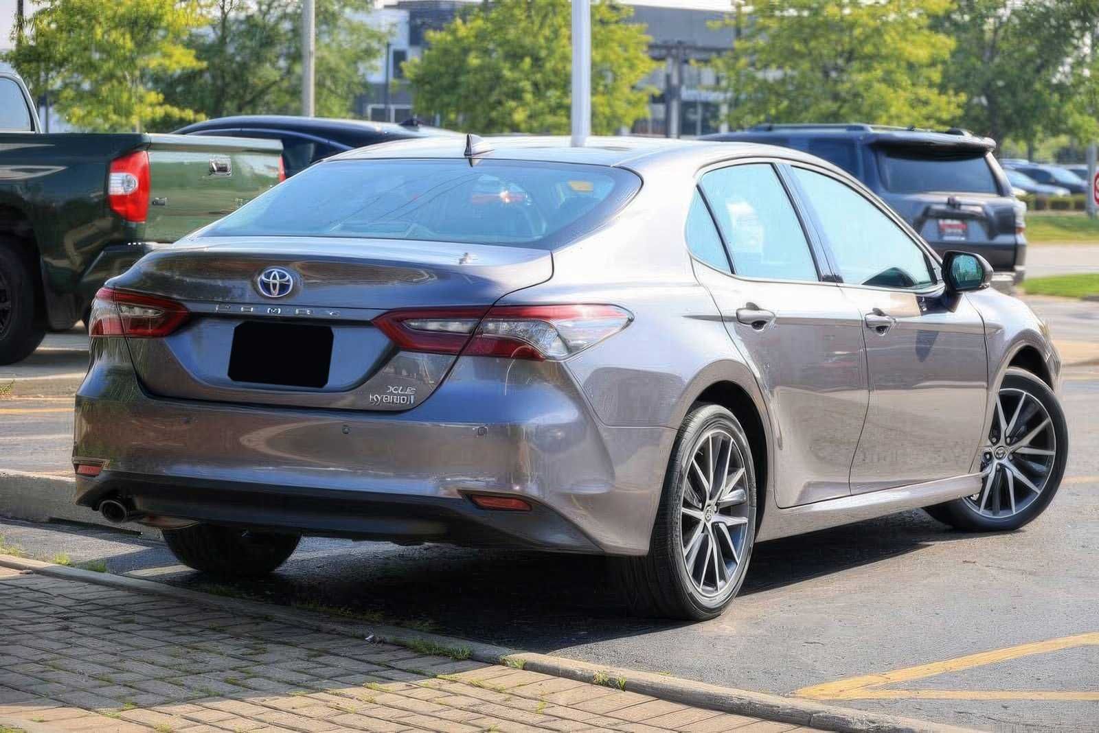 2023 Toyota Camry Hybrid XLE