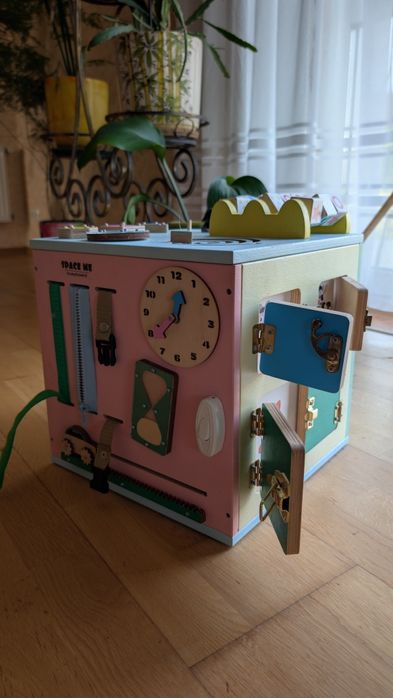 Бізікуб, busyboard, бізіборд