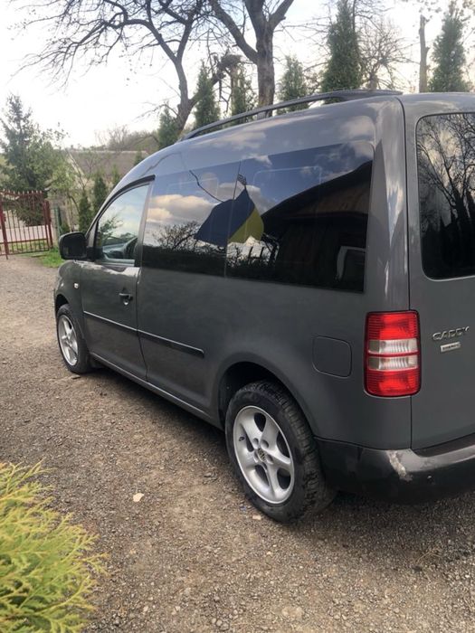 Продам volksvagen caddy2012