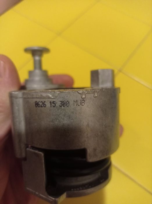 Натяжитель ремня грм Renault