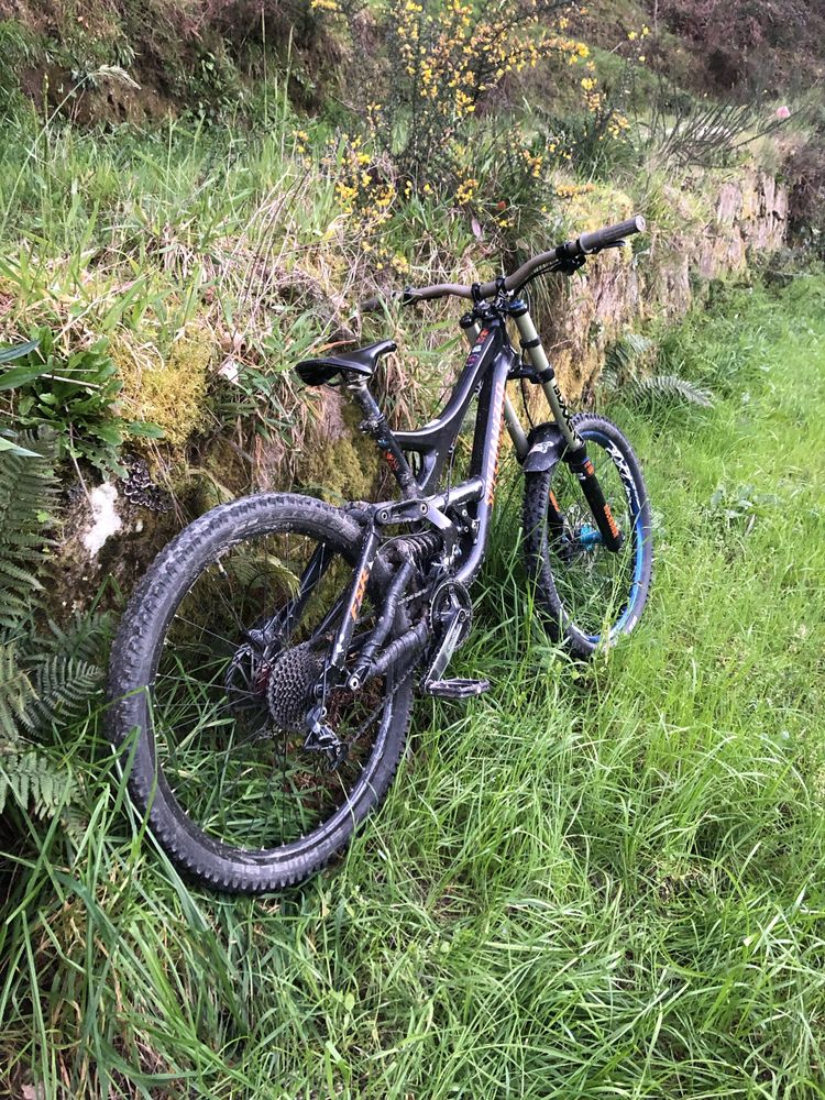 specialized demo 8