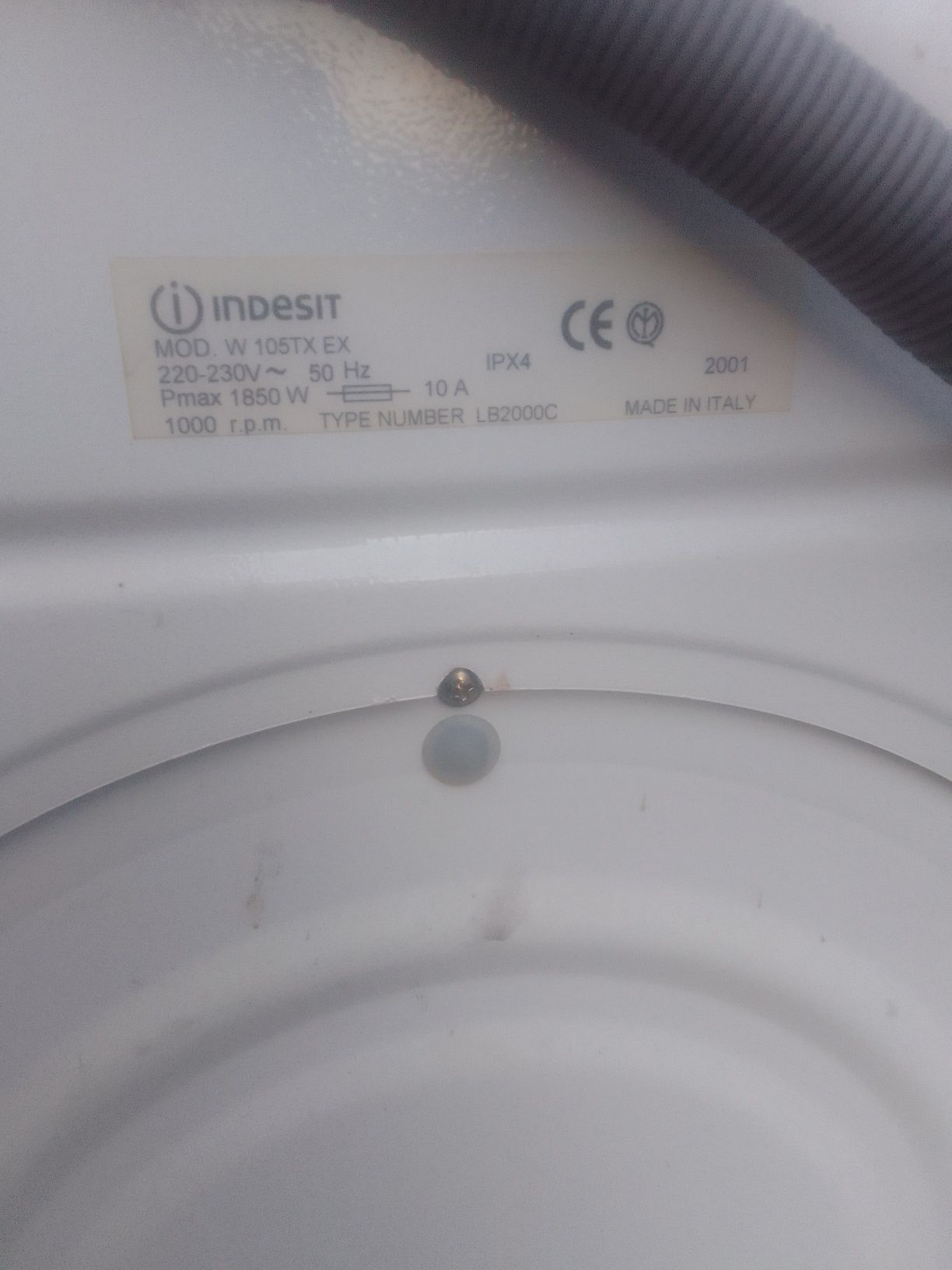 Пральна машинка Indesit W105TX