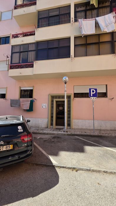 T2 baixa da banheira 107 m2.