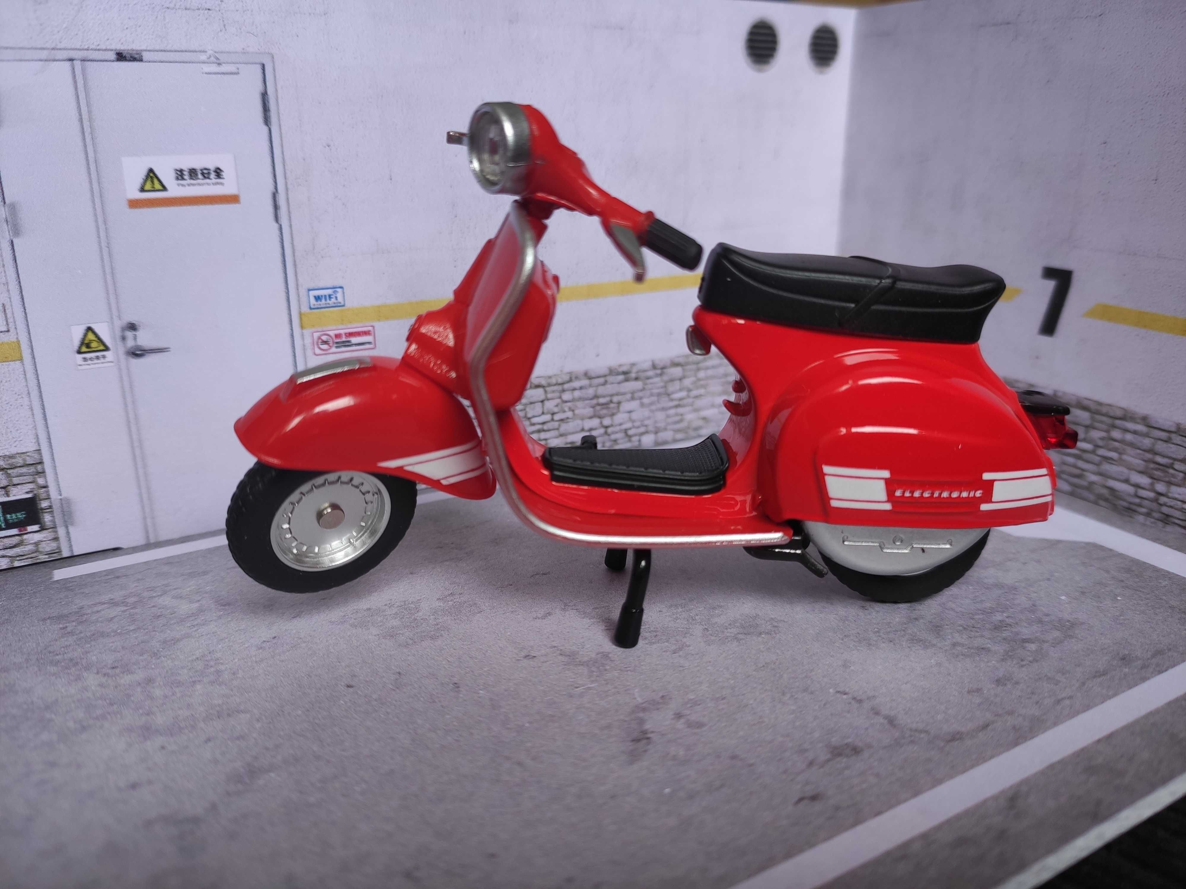 Mota Miniatura Vespa 200 Rally 1976 - RARA - 1:18 - Oferta Envio