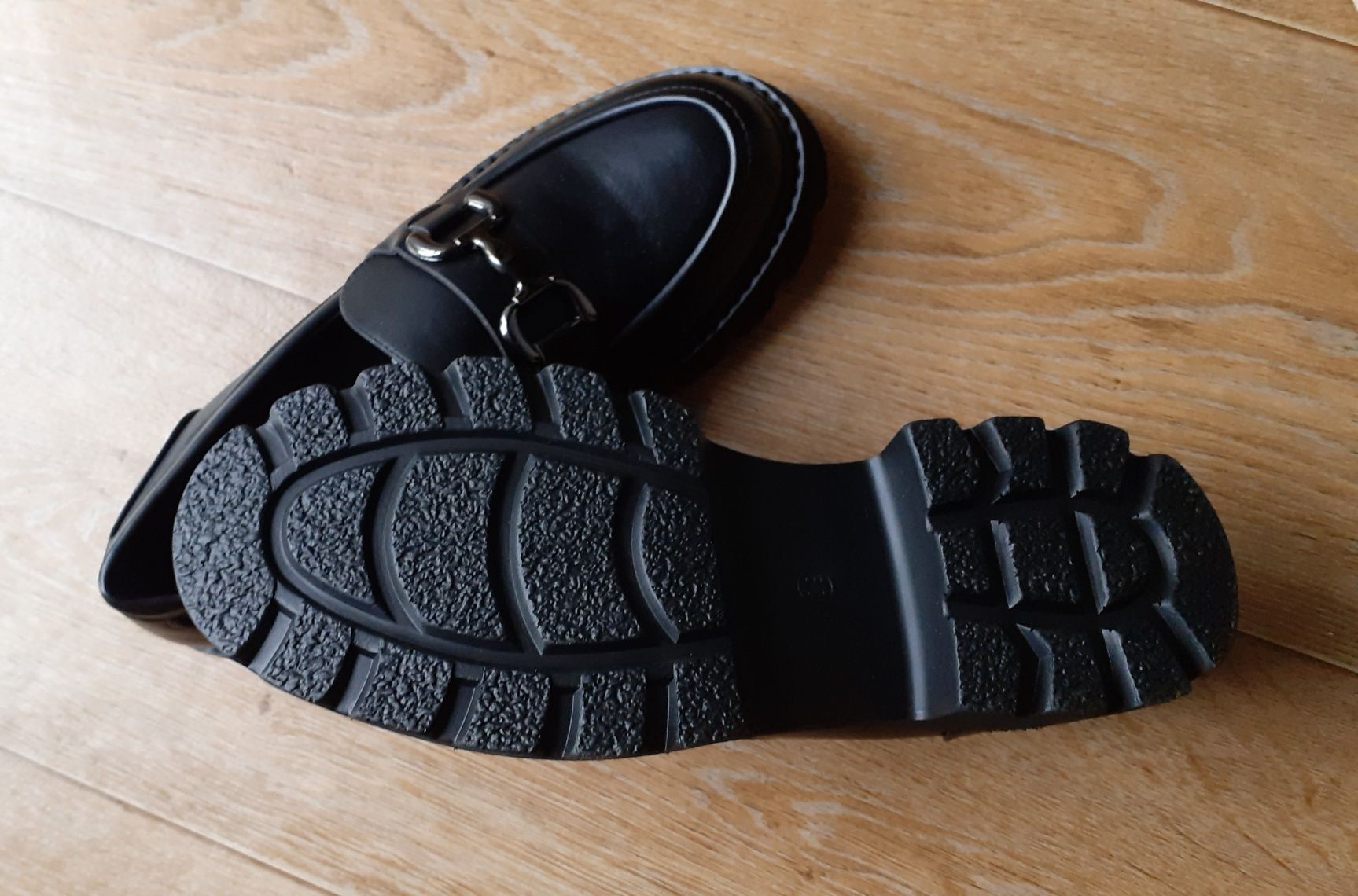 Nowe modne mokasyny damskie 39