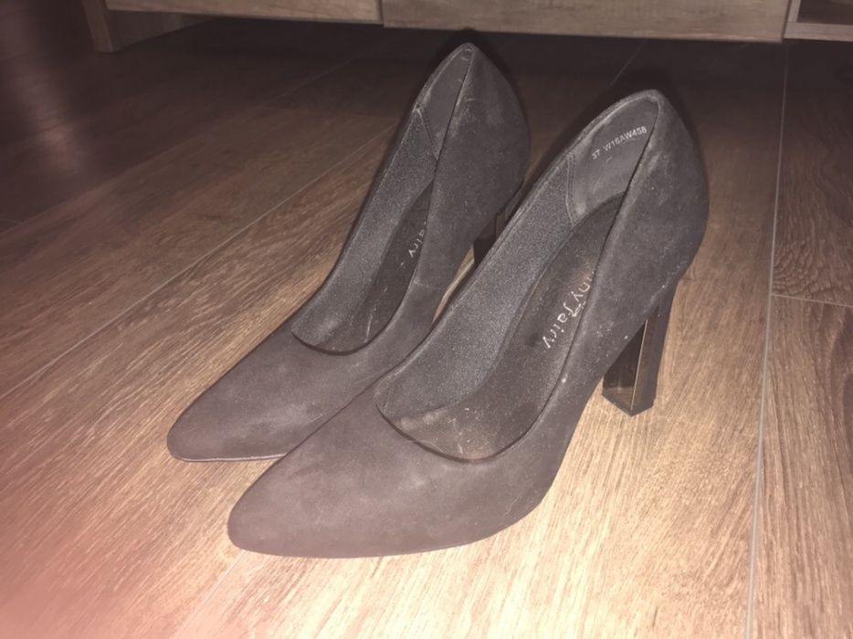 Buty na obcasie rozmiar 37